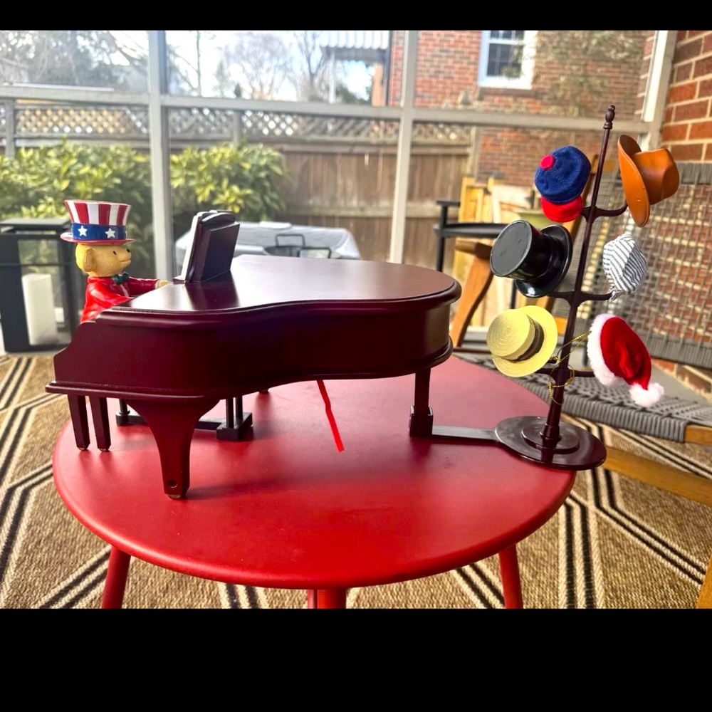 VTG Mr. Christmas Gold Label Teddy Takes Requests Piano Automation 60 Songs